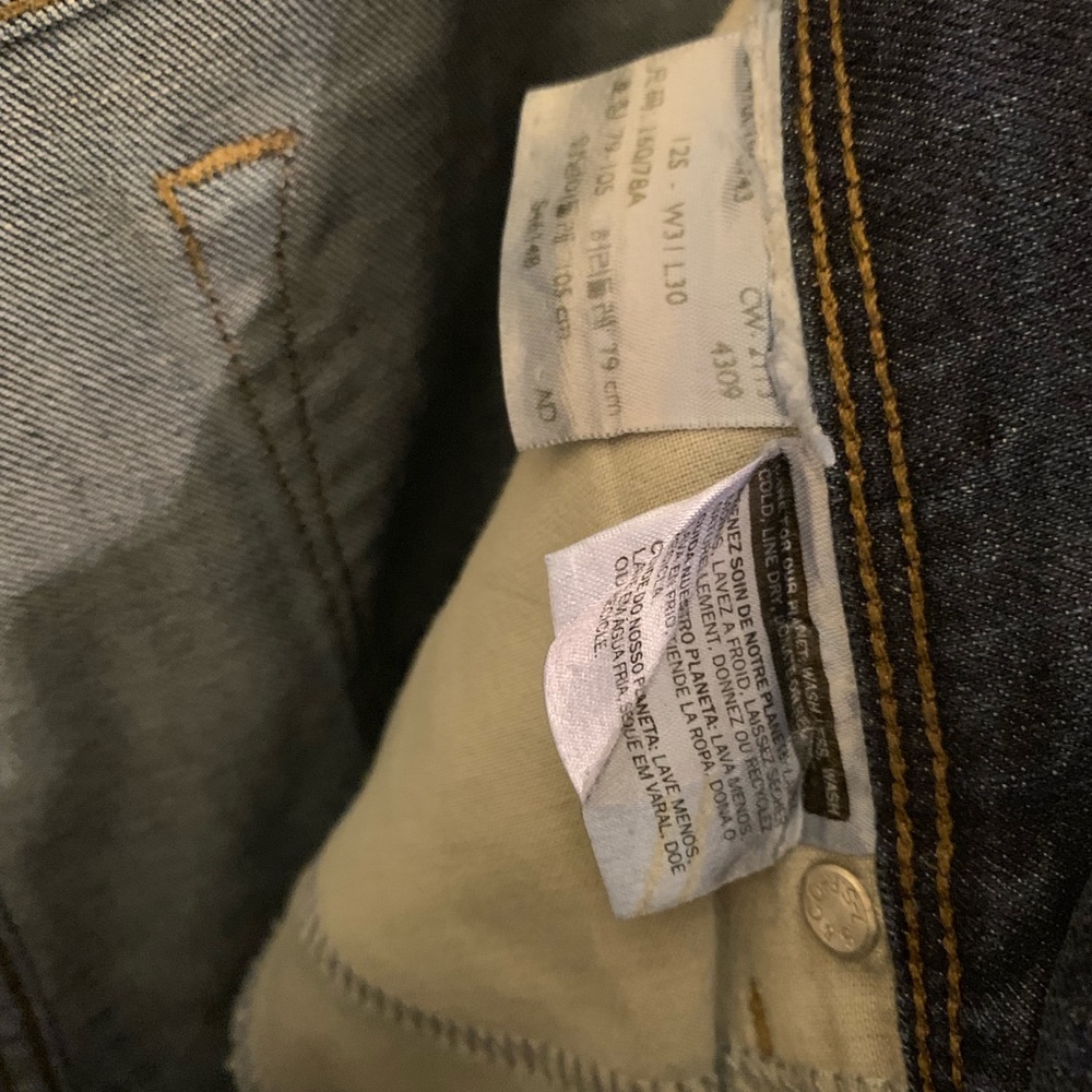 Levi’s - Picture 2 of 6